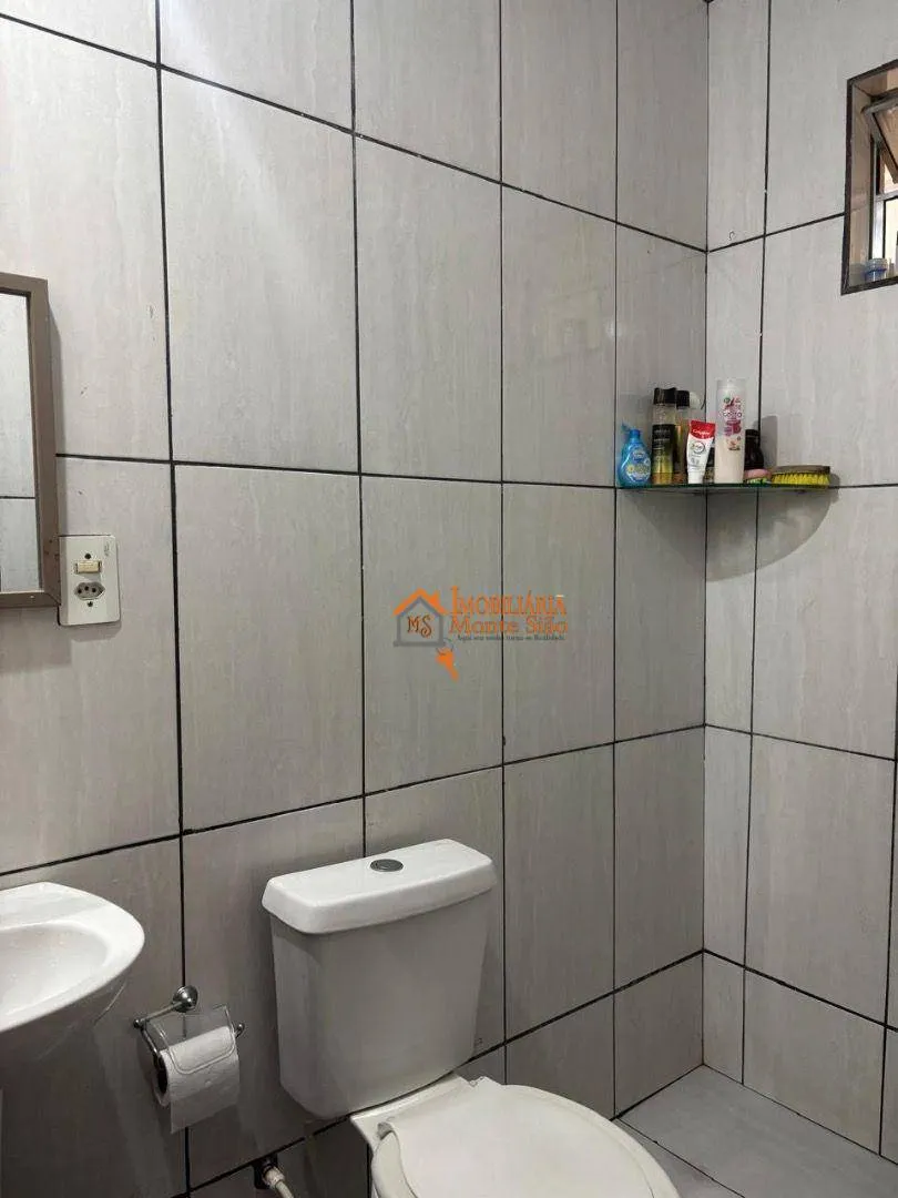 Imagem Sobrado com 4 dormitórios à venda, 166 m² por R$ 650.000,00 - Cidade Soberana - Guarulhos/SP