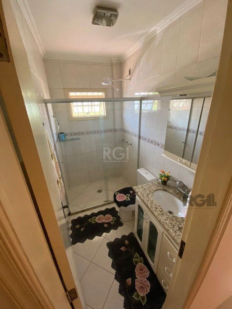 Imagem Casa para Venda - 250m², 3 dormitórios, sendo 1 suites, 2 vagas - Cristal