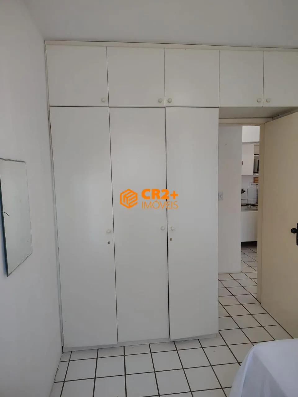 Imagem Vendo flat á menos de 100 metros do Mar, na Avenida Bernardo Vieira de Melo
