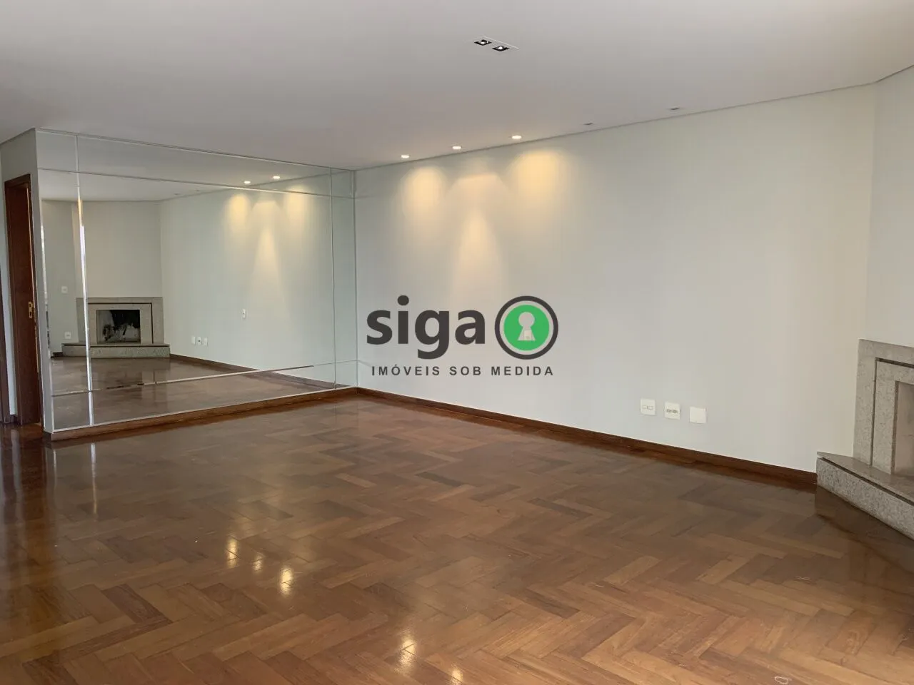 Imagem VENDE na Vila Suzana (Região do Morumbi) Apartamento com 4 suítes, 4 Vagas fixas + Depósito