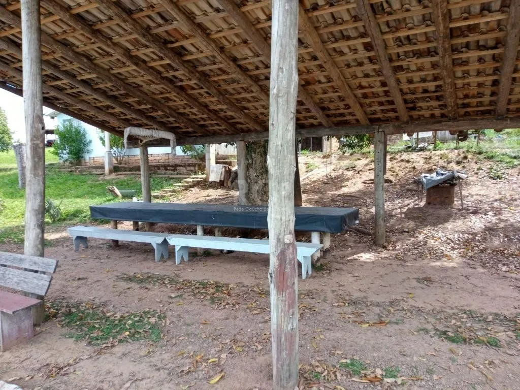 Imagem Boletto Imóveis vende Sitio na RS, Com 7 casas, 2 comerciais, excelente local para vários seguimento fácil acesso , rota para gramado, R$3.900,000,00