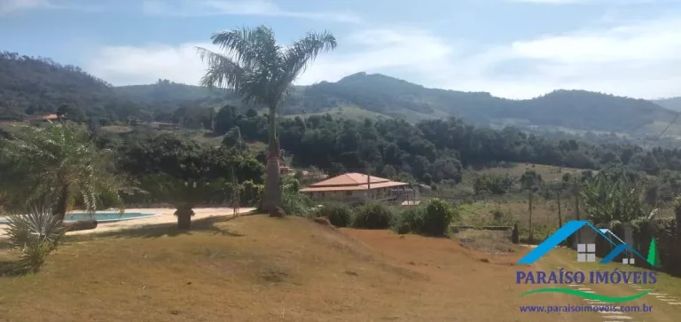 Imagem Viva em Grande Estilo: Casa com 5 Quartos e Piscina - Itapeva