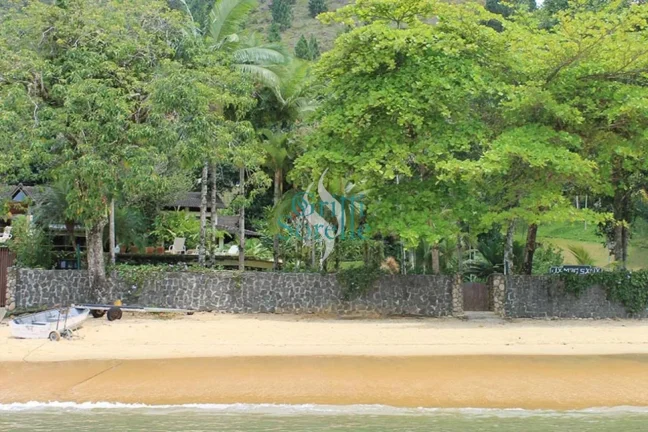 Imagem Casa Mobiliada à venda na Praia do Flamengo - Ubatuba/SP.