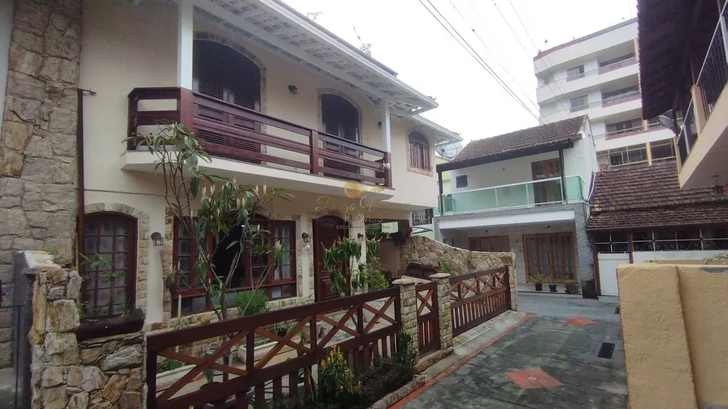 Imagem Casa em Condomínio para Venda em Teresópolis / RJ no bairro Alto