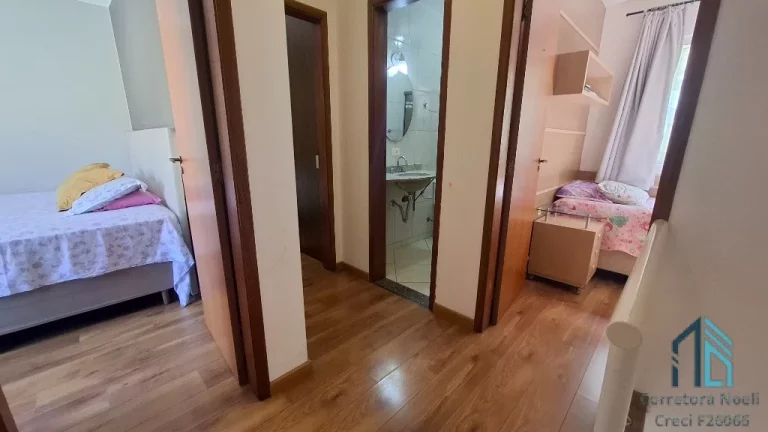 Imagem Sobrado em condomínio, Semi mobiliado 03 quartos c/suíte, closet, no Uberaba em Curitiba PR