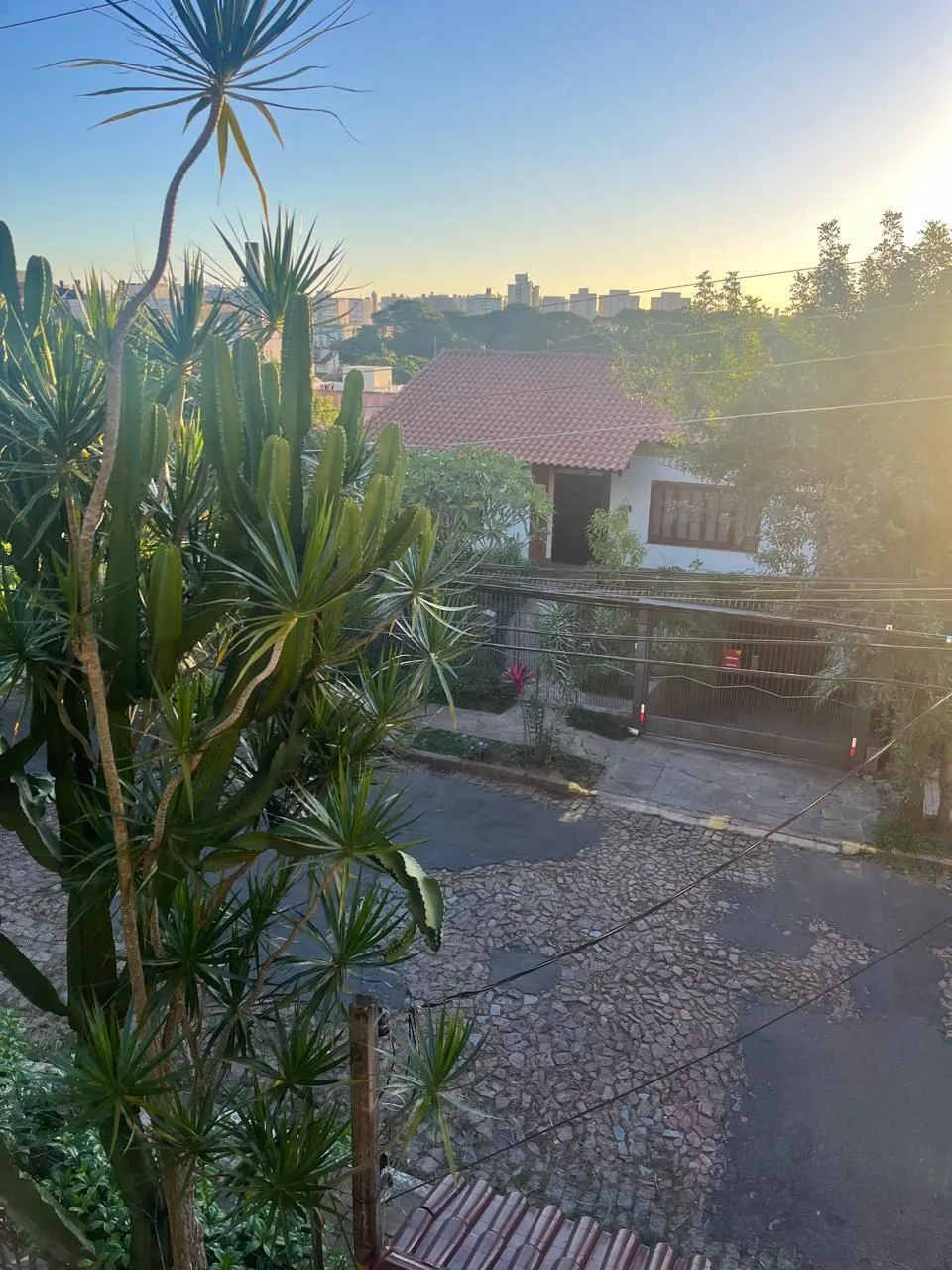 Imagem Casa à Venda em Sarandi - 3 Dormitórios, 1 Suíte, 2 vagas