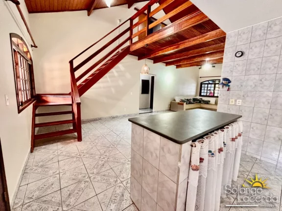 Imagem Bela Casa - Rica em Madeira - 6 Dormitórios - Escritura Definitiva - Residencial ou Comercial - Confira!