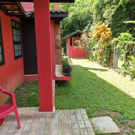 Imagem CASA COM 3 QUARTOS , SALA ESTAR ,SALA DE JANTAR, PISCINA, LAVANDERIA , ACESSO AO RIO ,BANHEIROS, LAVABO,3 VAGAS,974 mt de terreno