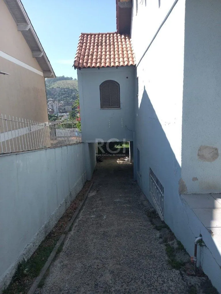 Imagem Casa para Venda - 345.22m², 3 dormitórios, 3 vagas - Teresópolis