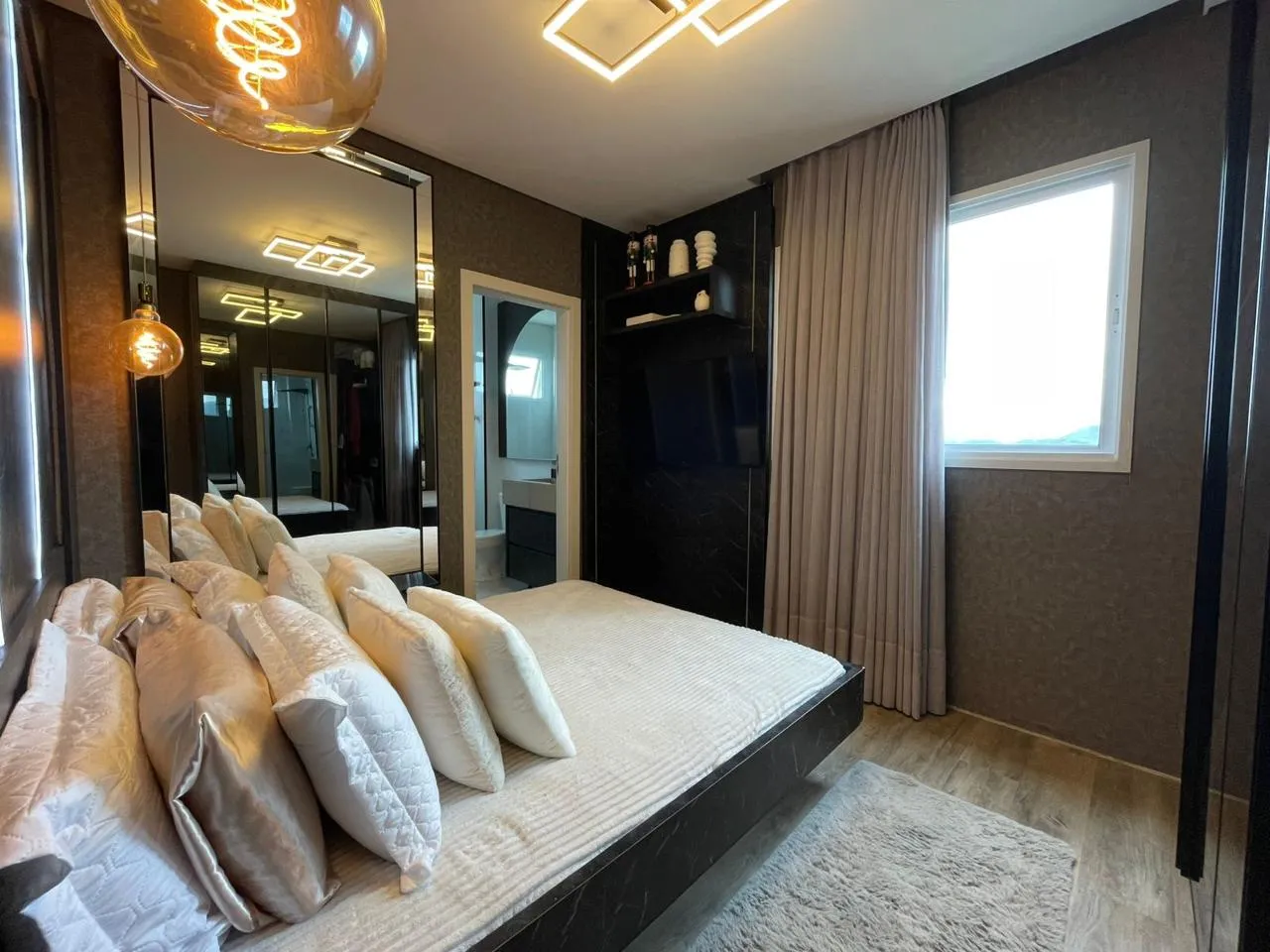 Imagem Apartamento com vista para o mar à venda com 270m2 por R$ 4.990.000,00