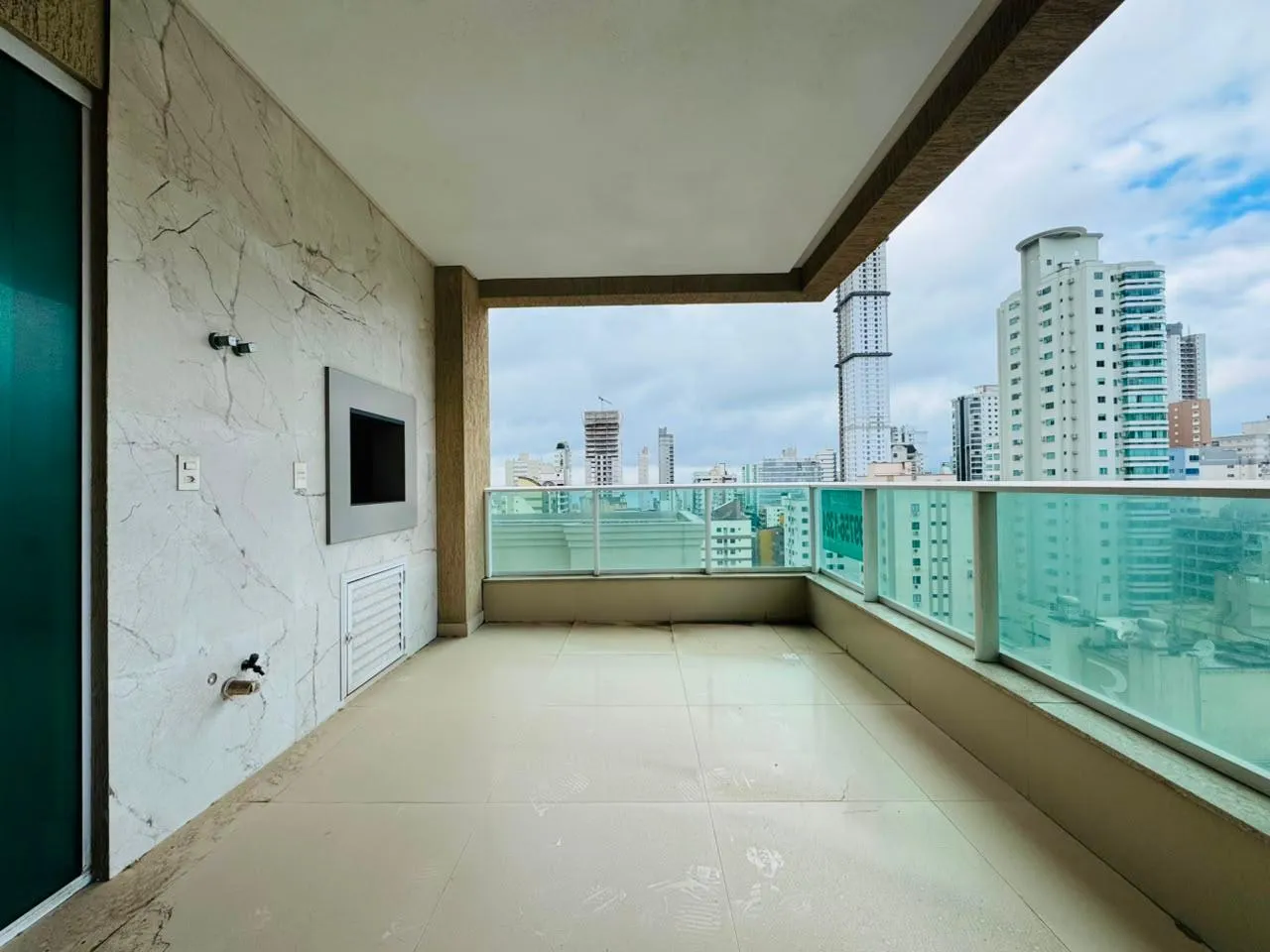 Imagem Apartamento com vista para o mar à venda com 166m2 por R$ 1.900.000,00