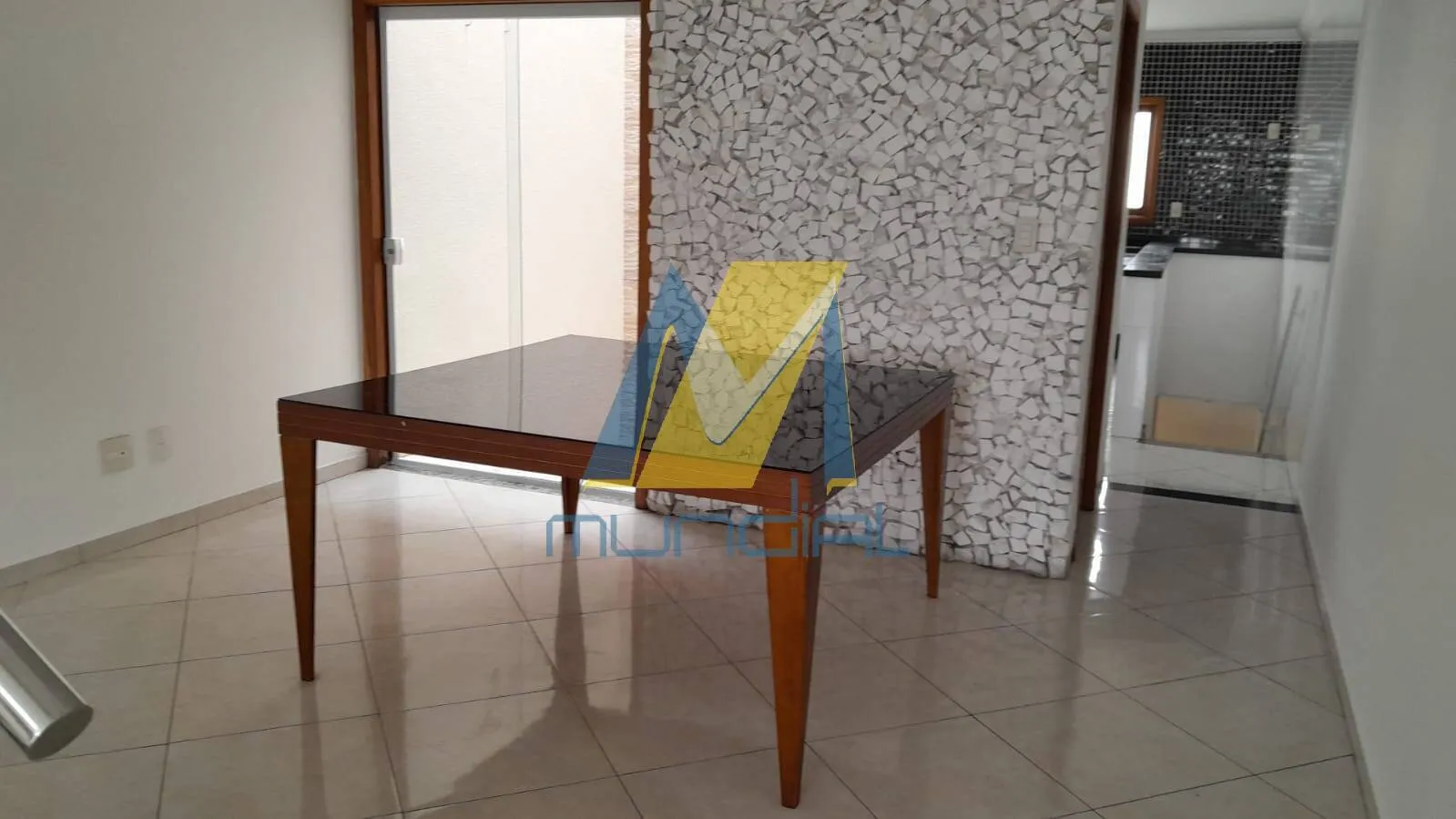 Imagem Sobrado com 3 suítes e 4 vagas à venda no Parque das Nações