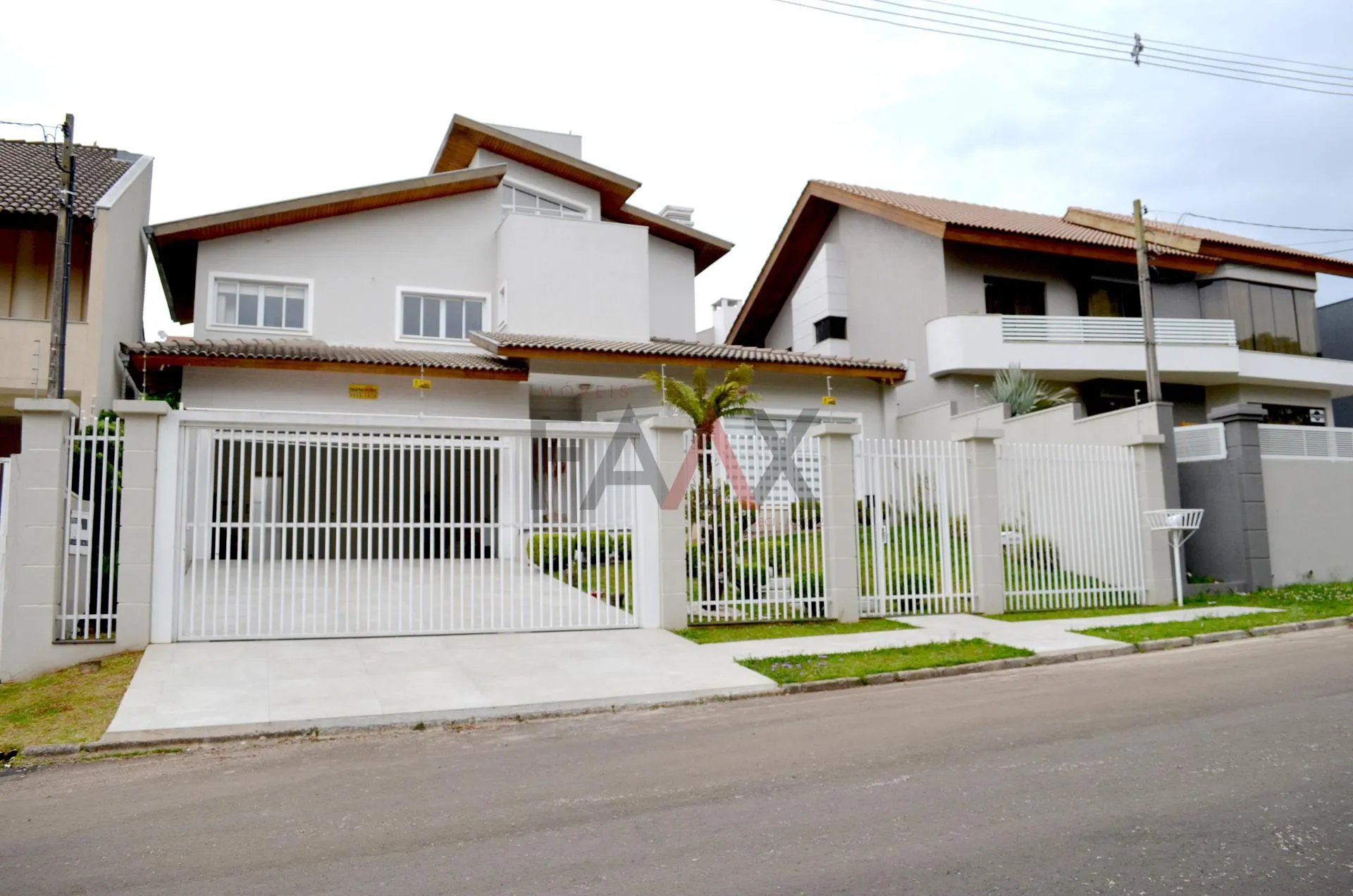Imagem Sobrado com 4 dormitórios à venda,438.90 m , CENTRO - Gpva, GUARAPUAVA - PR