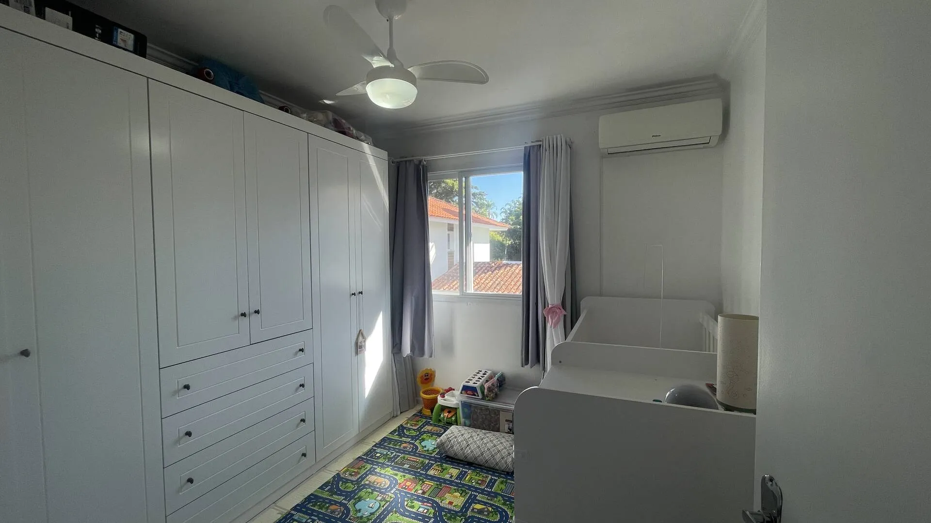 Imagem Apartamento com 3 Quartos e Sacada com Churrasqueira - Canasvieiras