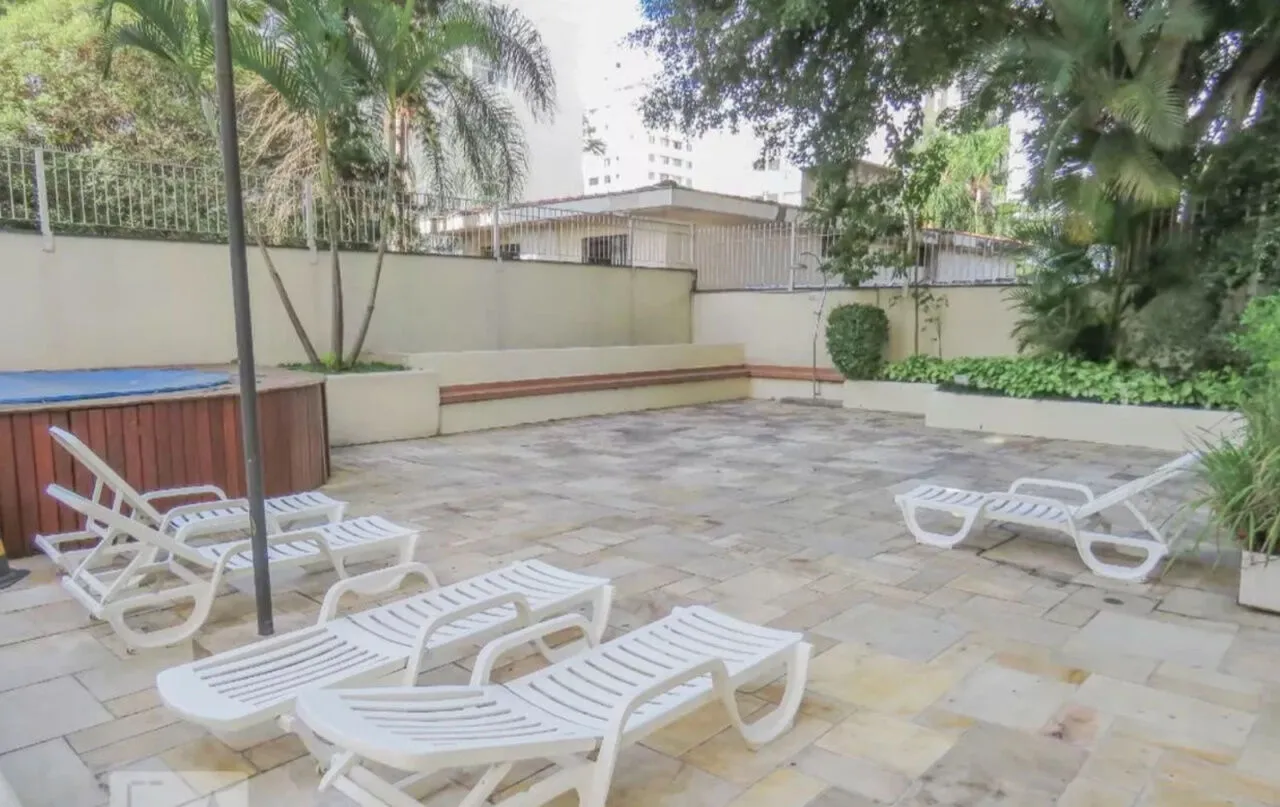Imagem Apartamento em Indianópolis com 1 Dormitório, Vaga e Excelente Localização,