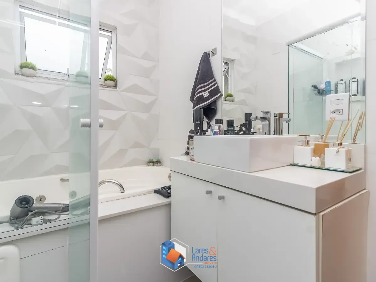 Imagem Sobrado para venda em City Recanto Anastácio com 3 quartos, sendo 3 suítes, 158m²