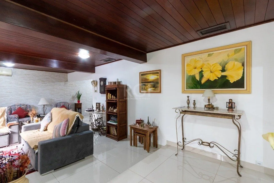 Imagem Casa para Venda - 300m², 4 dormitórios, sendo 2 suites, 4 vagas - Vila Assunção