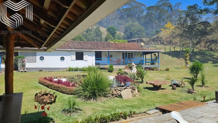 Imagem Sitio de Luxo à Venda em Nova Friburgo-RJ, Amparo: 8 Quartos, 8 Suítes, 12 Salas, 9 Banheiros, 10 Vagas de Garagem, 275.000 m² de Área.
