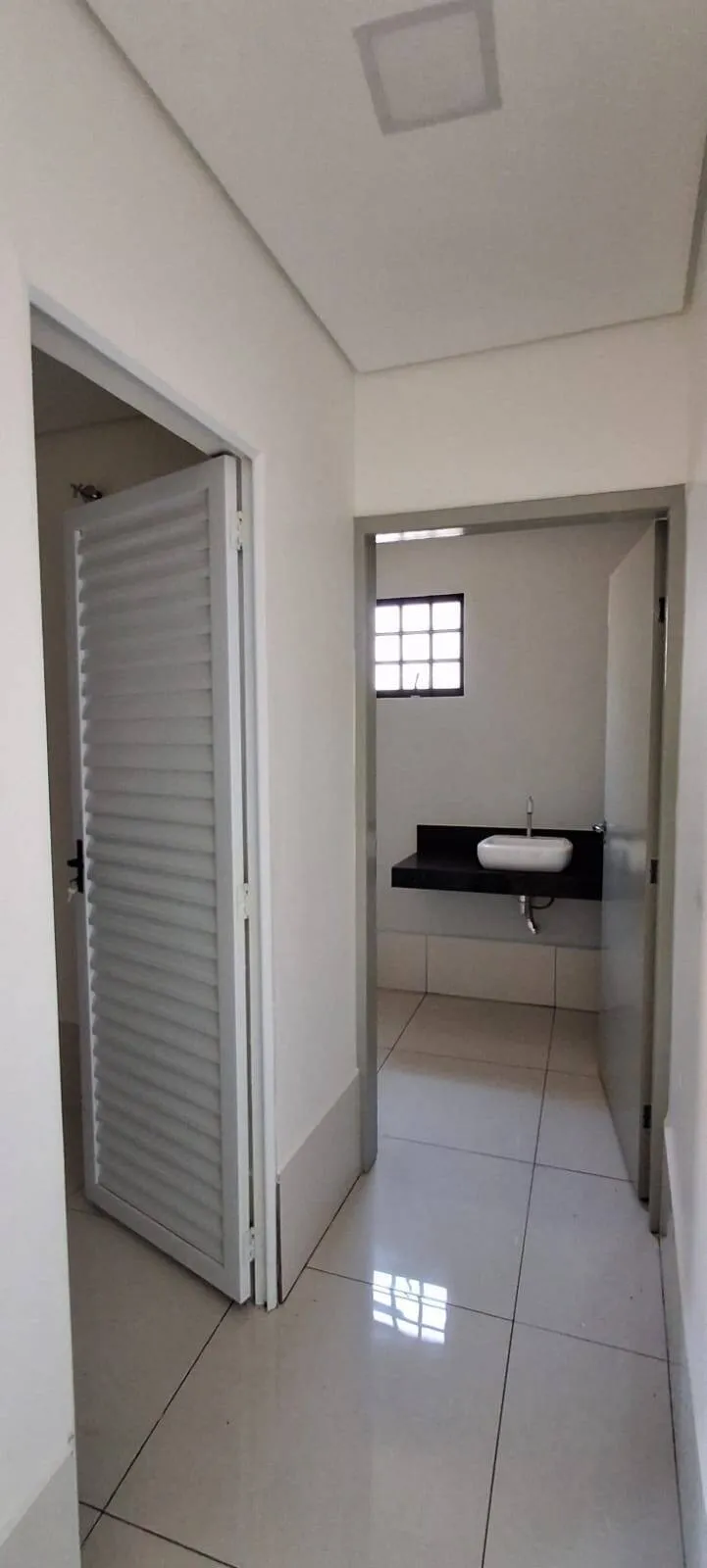 Imagem Prédio comercial para locação no bairro Araés