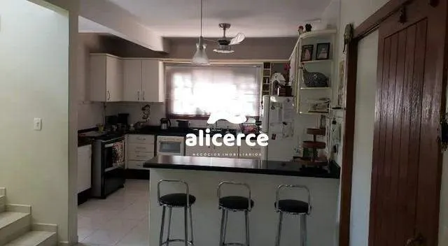 Imagem Casa à venda com 3 quartos 1 suíte, 243m² em Córrego Grande Florianópolis