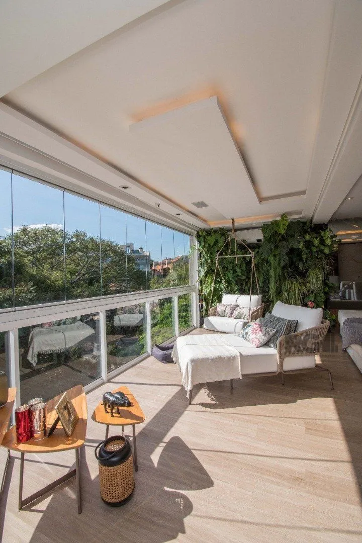 Imagem Cobertura de alto padrão, construtora Clave, vista perene para o Rio, 3 suítes, piscina, 3 vagas cobertas.