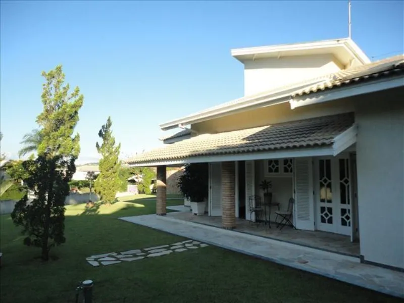 Imagem Casa Exclusiva no Cond. Residencial City Castelo com 680M²