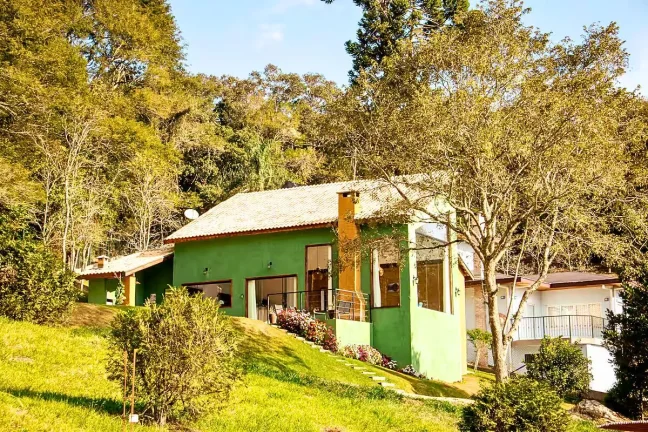 Imagem Onde o Conforto Encontra o Som das Cachoeiras