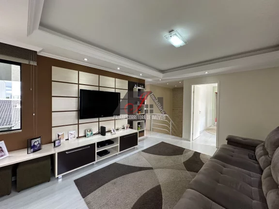 Imagem Casa Alto Padrão à venda, bairro Pinheirinho em Curitiba.