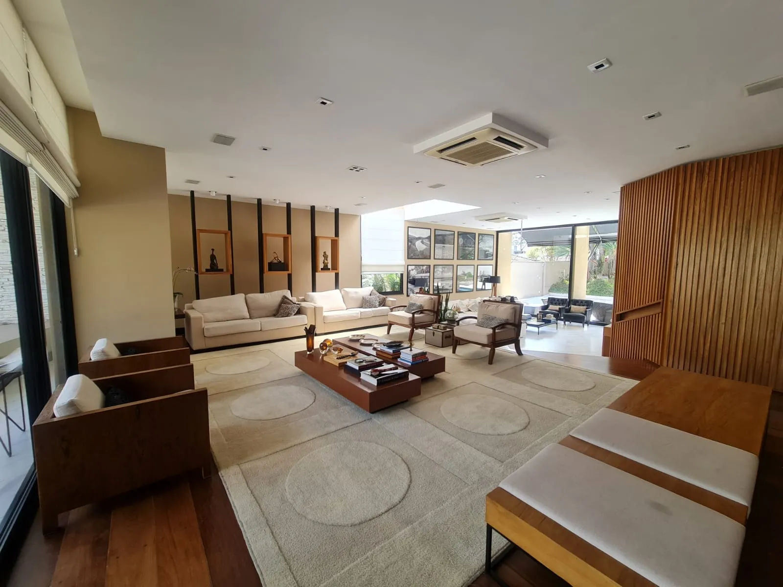 Imagem Alphaville 1 - Casa em Condomínio com 4 suíte(s), 4 dormitórios(s) e 10 vaga(s) de garagem para venda