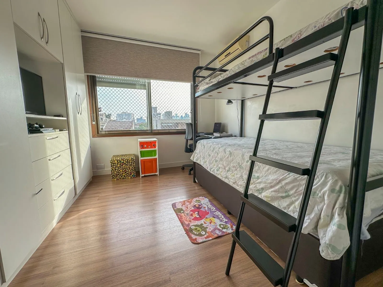 Imagem Apartamento na avenida Mariante.