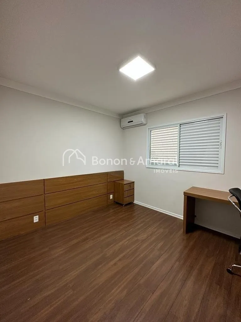 Imagem Casa em condomínio com 367 m² e 4 quartos
