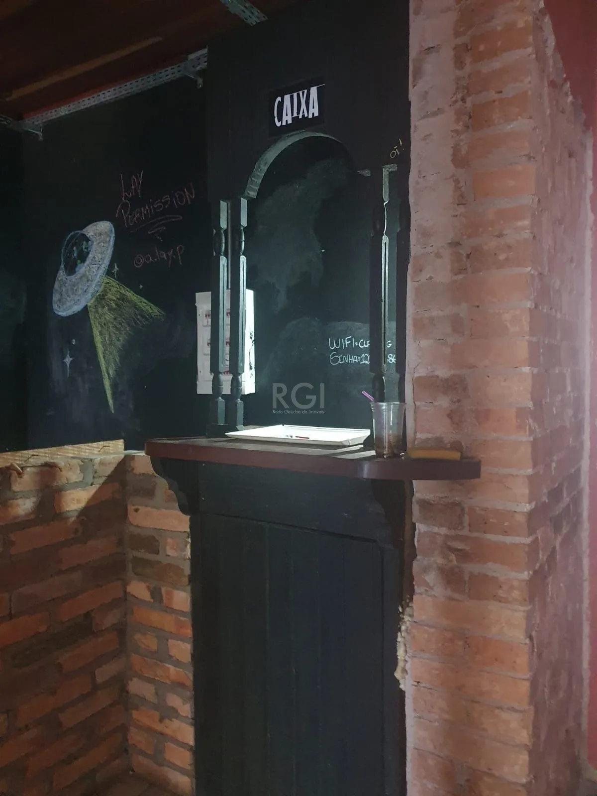 Imagem Casa para Venda - 242m², 3 dormitórios, 1 vaga - Cidade Baixa