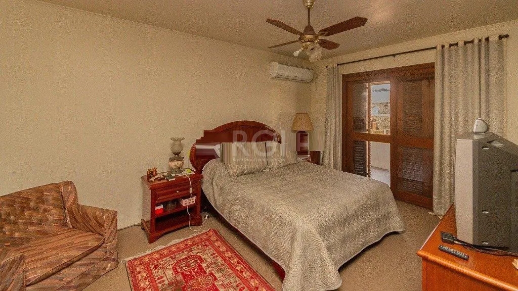 Imagem Casa para Venda - 300m², 3 dormitórios, sendo 1 suites, 4 vagas - Chácara das Pedras