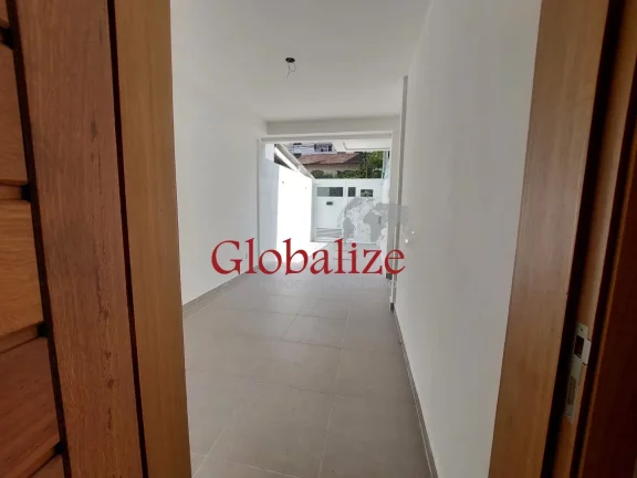 Imagem Bela Casa Alta Duplex em Santos no bairro Campo Grande com 3 dormitórios, churrasqueira e piscina por R$ 1.250.000,00