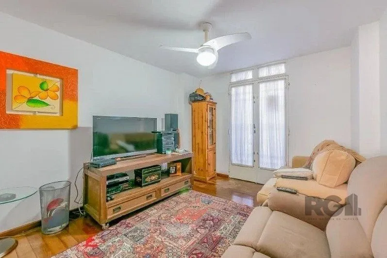 Imagem Casa 221m² - 3 dormitórios, 1 suíte, 4 vagas de garagem no bairro Vila Assunção