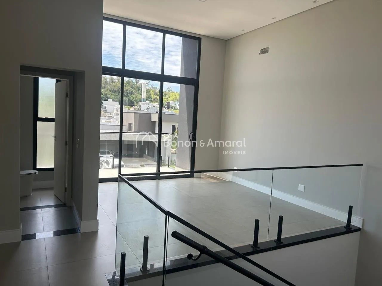 Imagem Casa Nova de Alto Padrão com Piscina e Espaço Gourmet Próxima à Campinas