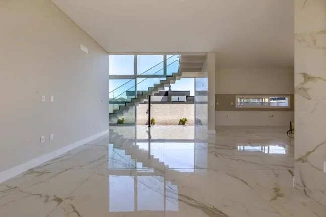 Imagem Casa no Condomínio Caledônia