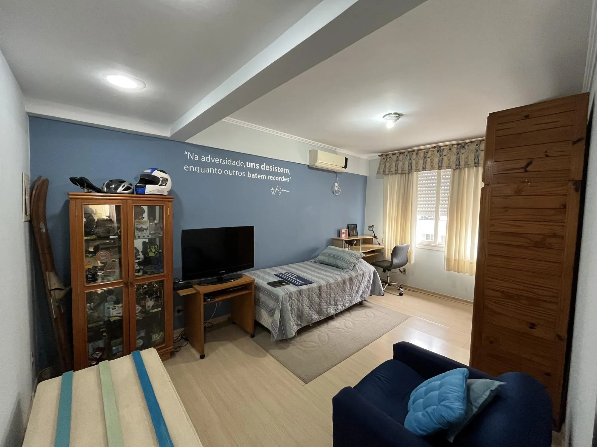 Imagem Apartamento de dois quartos com suíte no bairro Menino Deus em Porto Alegre