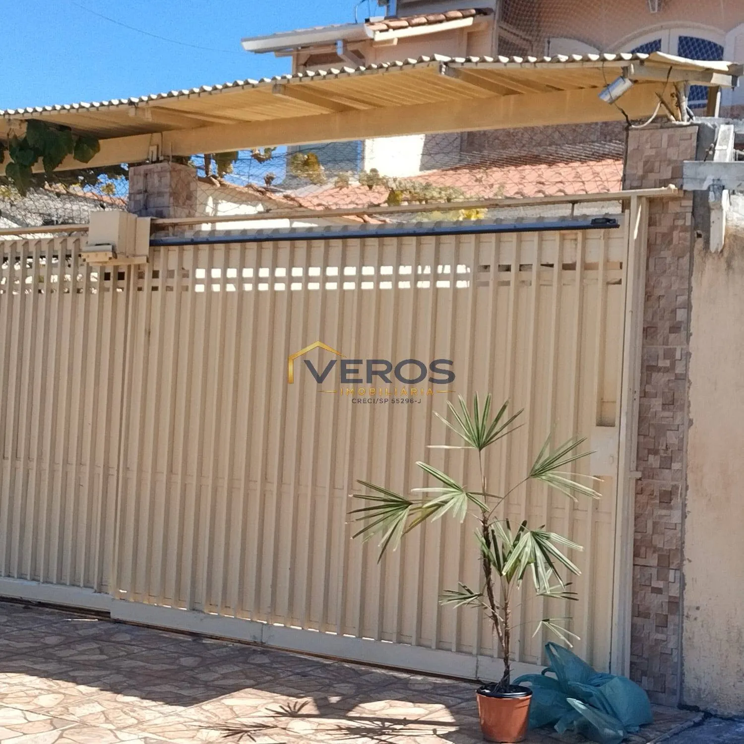 Imagem Sobrado com 4 quartos à Venda no Jardim Aruan perto da praia Caraguatatuba