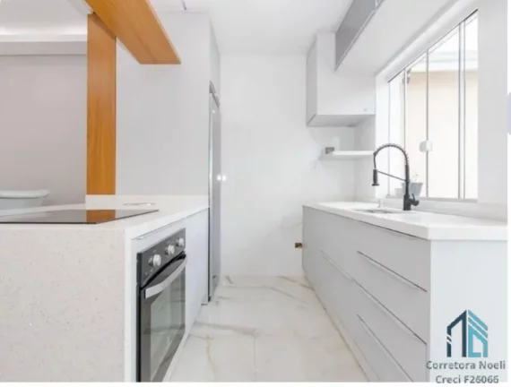 Imagem Sobrado Mobiliado com terraço , 03 quartos c/suíte, 04 vagas, no Pinheirinho em Curitiba PR