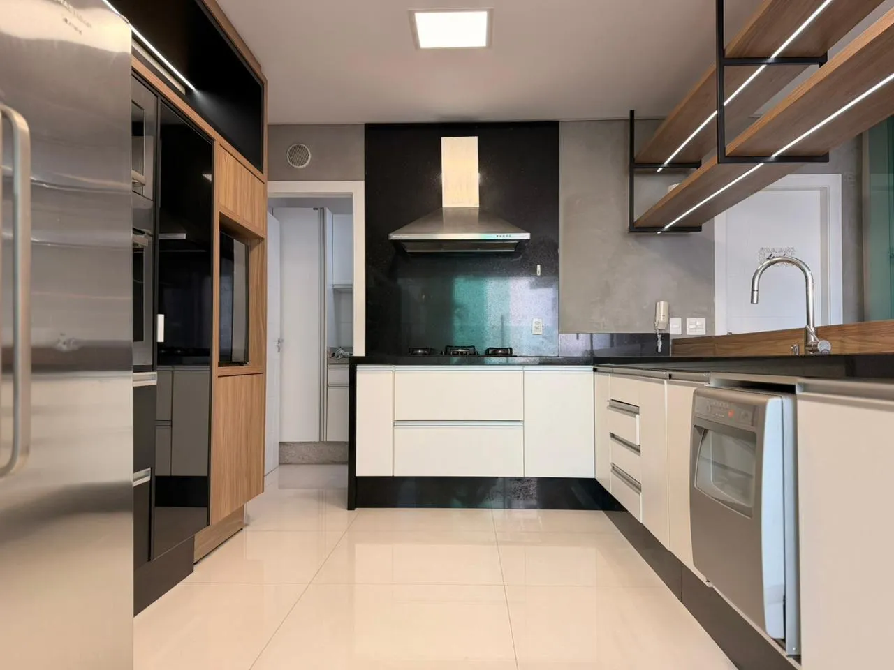 Imagem Apartamento à venda com 177m2 por R$ 2.700.000,00