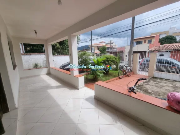 Imagem casa bem localizada com edícula