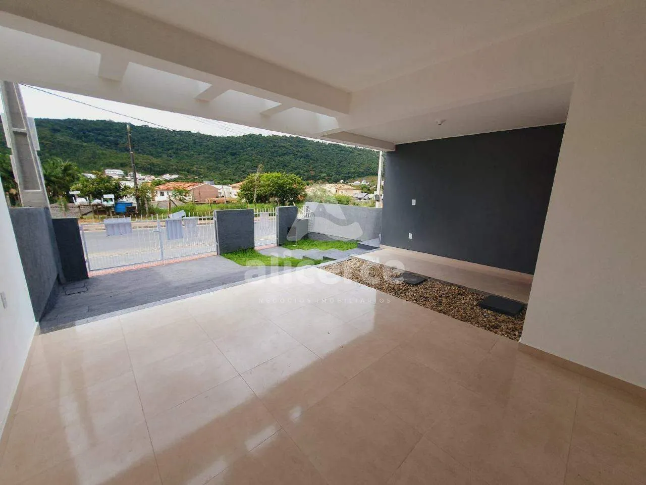 Imagem Sobrado à venda com 3 quartos 1 suíte, 105m² em Potecas São José