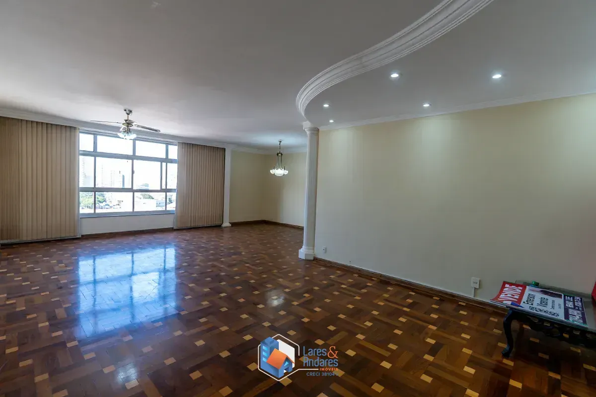Foto do imóvel Apartamento para venda em Lapa com 3 quartos, sendo 1 suíte, 190m² em Rua Gomes Freire