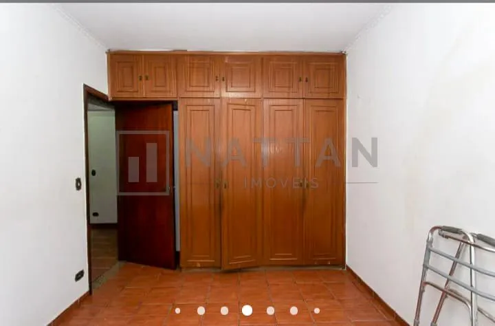 Imagem Casa à venda com 3 dormitórios, 4 banheiros, salão de festas e terreno de 208 m²