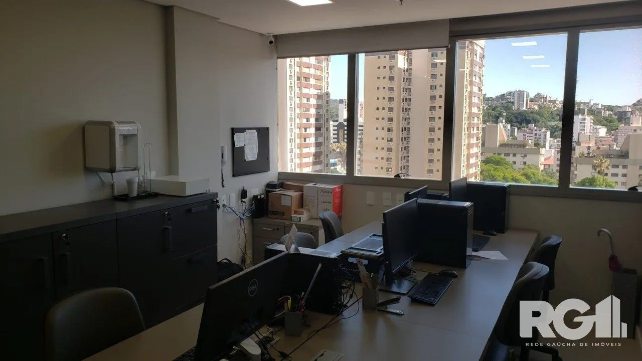 Imagem SALA COMERCIAL NA AV. GETÚLIO VARGAS.