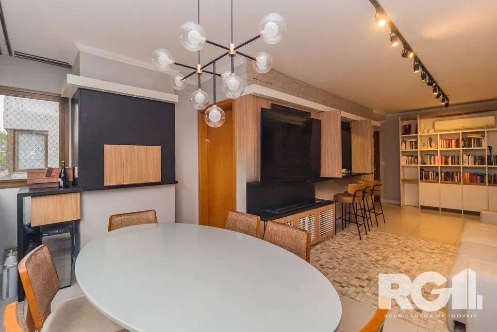 Imagem Apartamento com 94m², 3 quartos, 1 suíte, 2 vagas, no bairro Cristo Redentor em Porto Alegre..