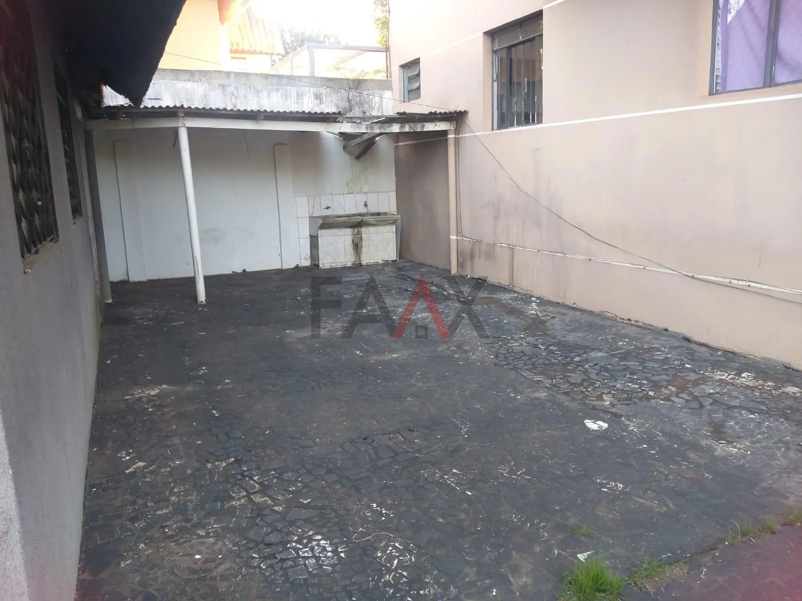 Imagem Sala comercial ao Lado do GRESGA em frente a Av. Manoel Ribas em GUARAPUAVA