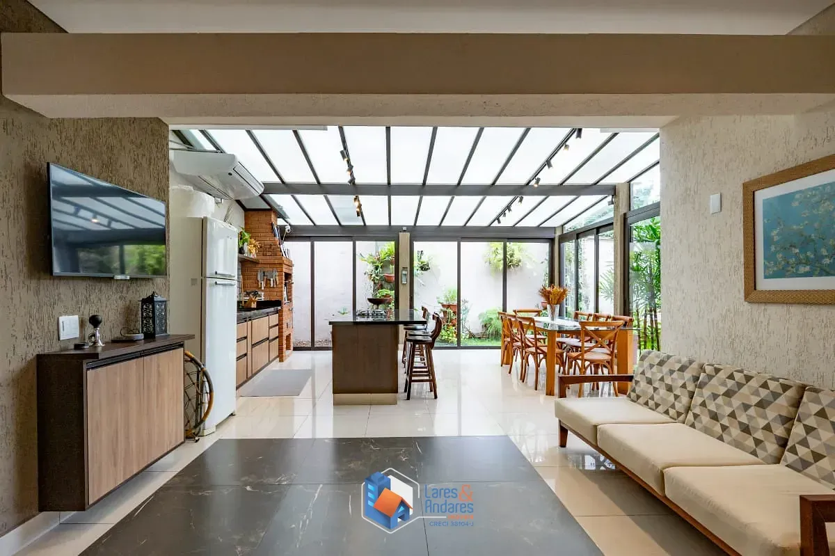 Imagem Casa para venda em Vila Suzana com 5 quartos, sendo 4 suítes, 373m²