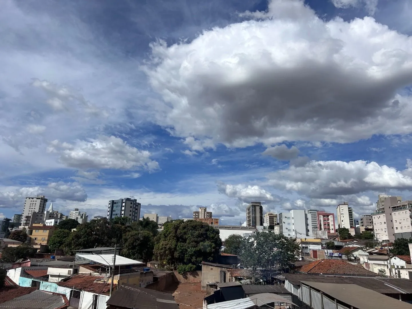 Imagem Sala para alugar, 76 m² por R$ 3.670,00/mês - Centro - Patos de Minas/MG